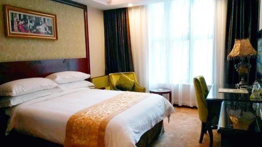 Vienna Hotel - Jinzhou Branch Гуанджоу Екстериор снимка