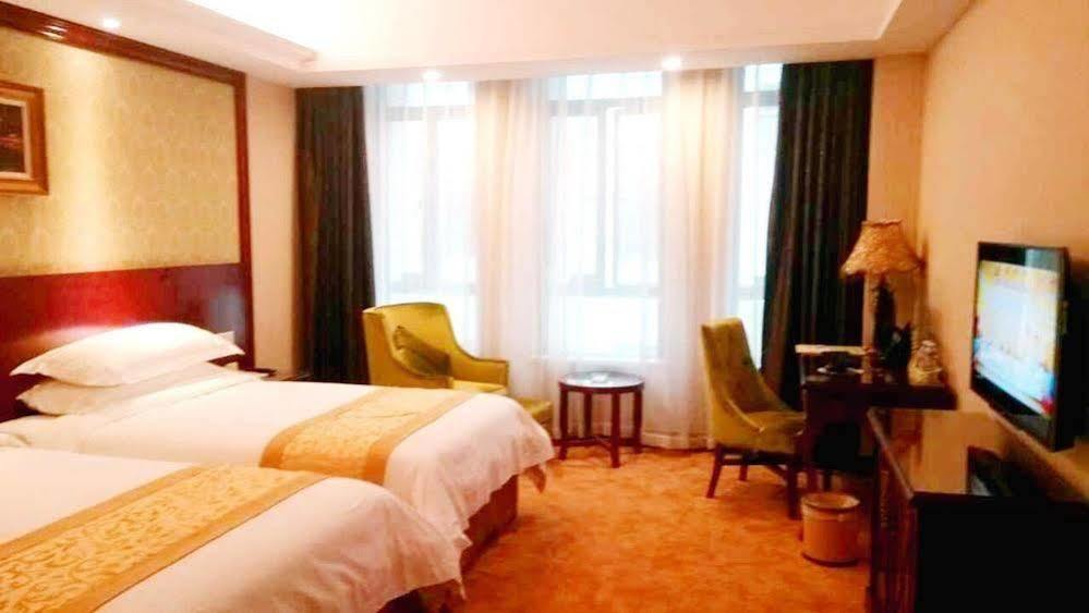 Vienna Hotel - Jinzhou Branch Гуанджоу Екстериор снимка
